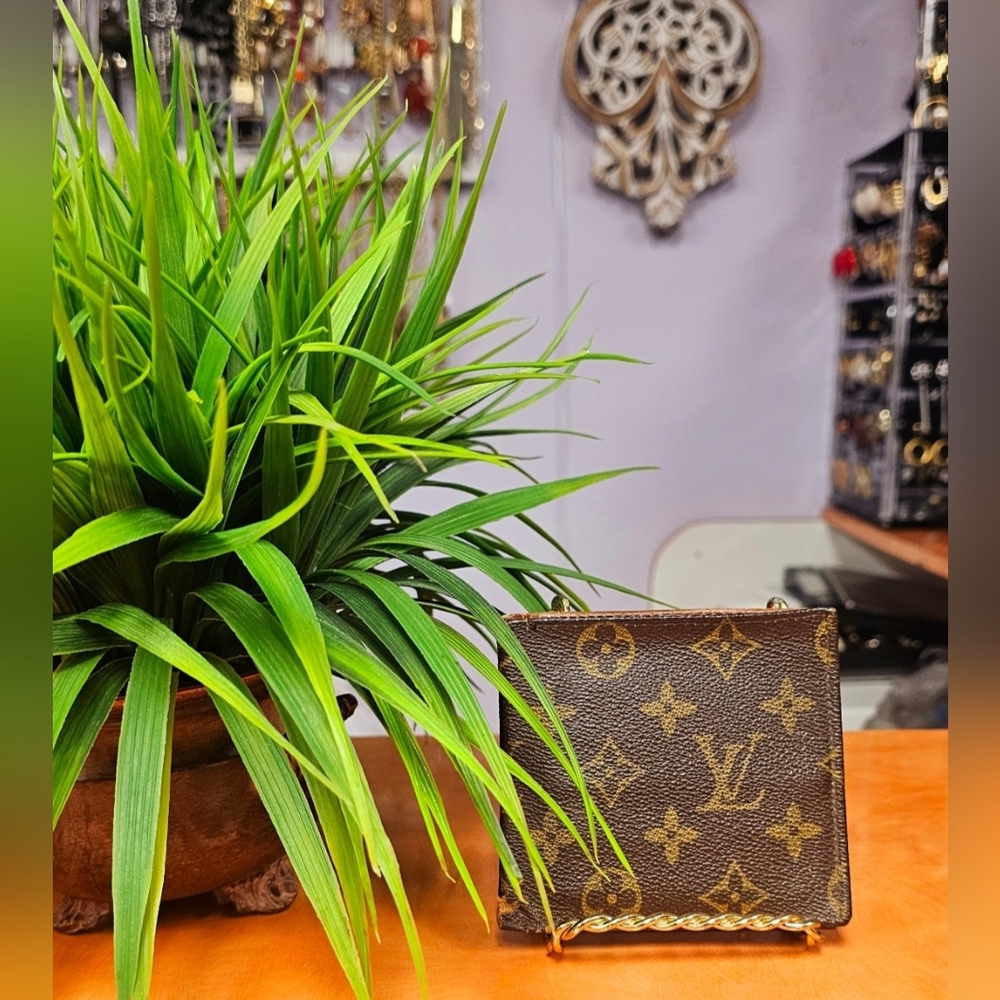 Louis Vuitton Mens Brown and Gold Monogram Wallet